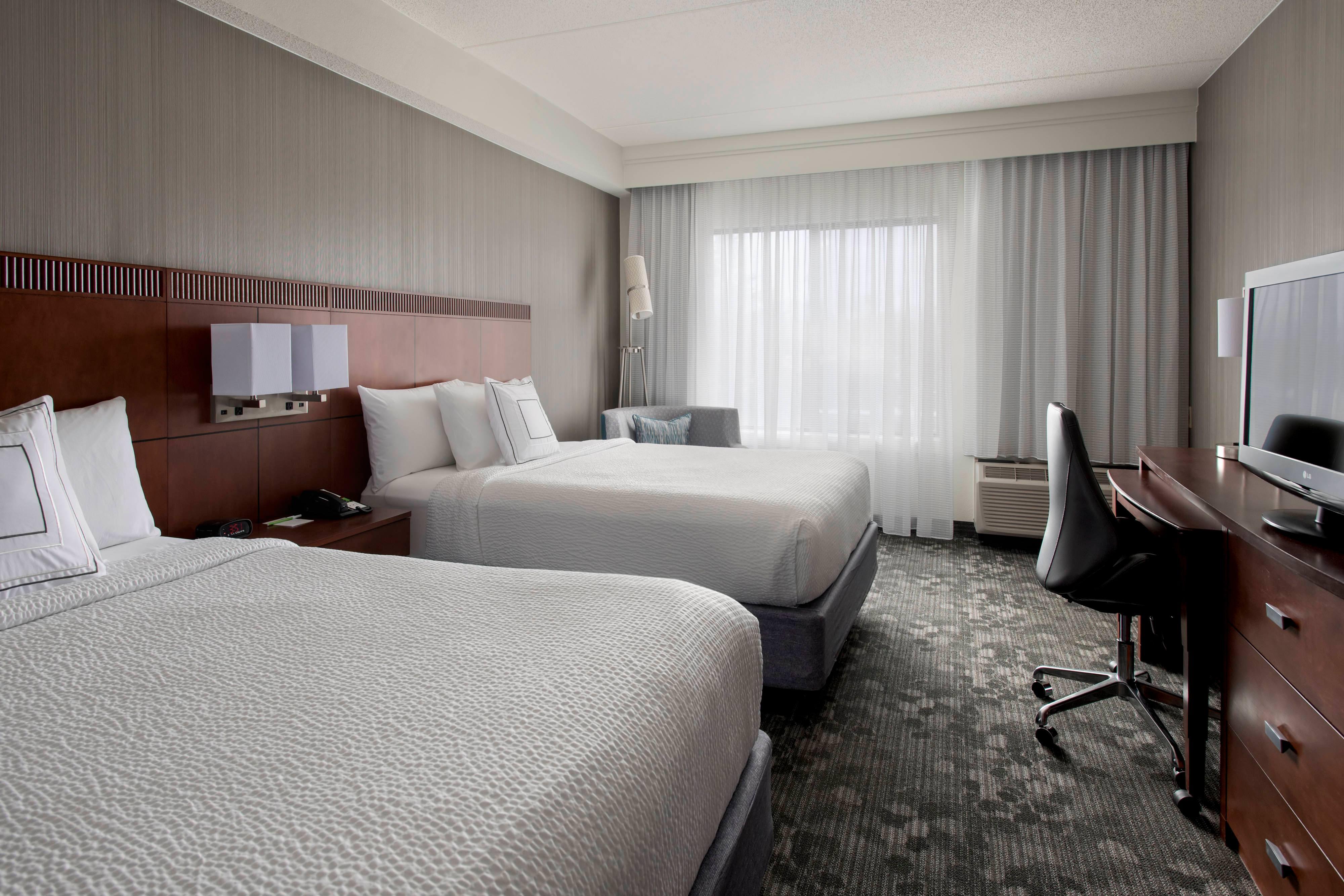 Sonesta Select Boston Milford Hotel Exterior photo