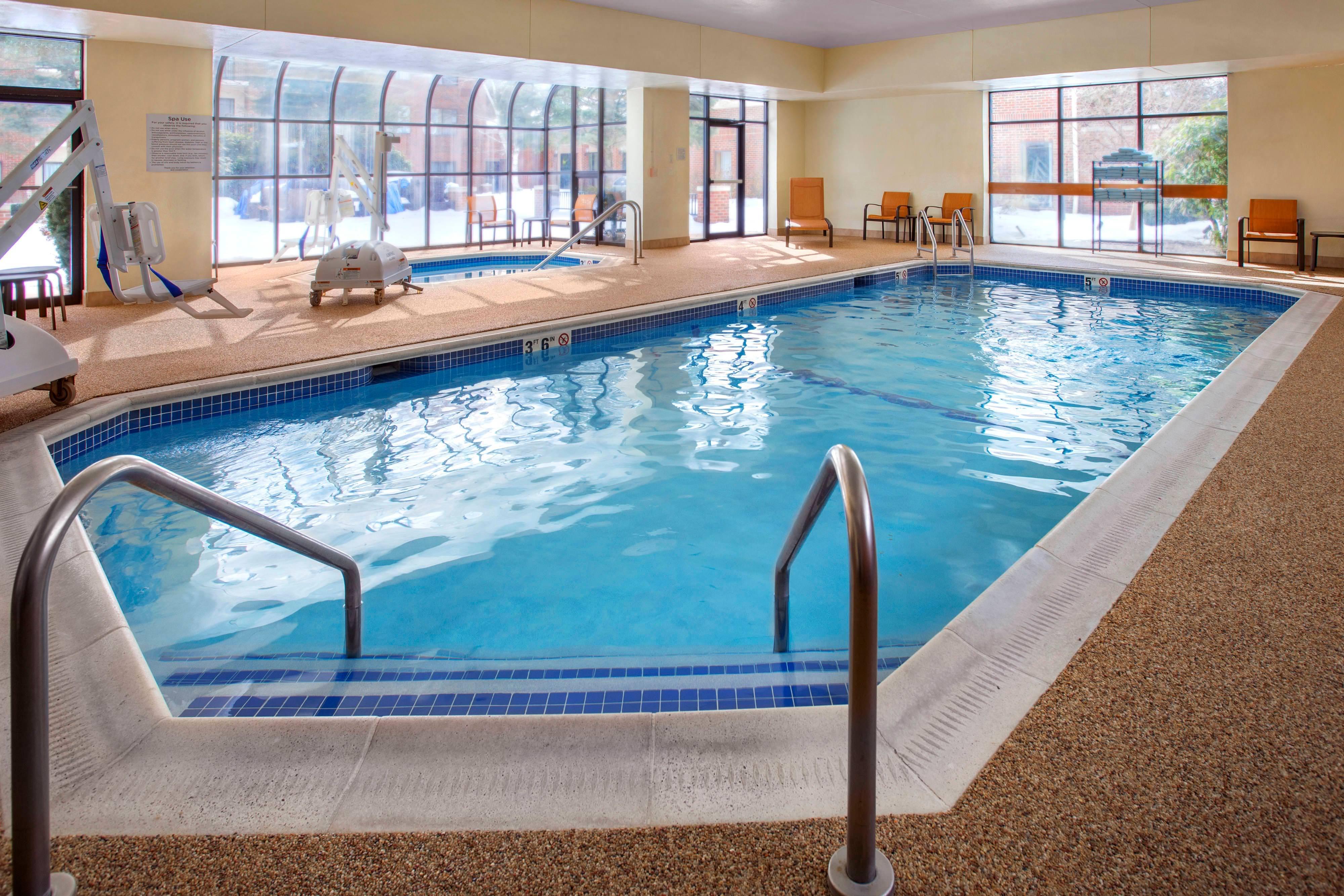 Sonesta Select Boston Milford Hotel Exterior photo